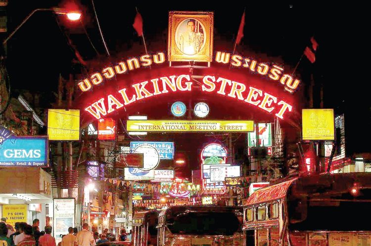 Chợ đêm và Walking street khi du lịch Pattaya