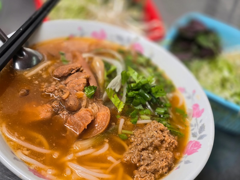 Bún riêu Dì Cảnh.